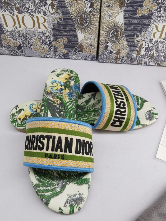 Dio*r sandal17