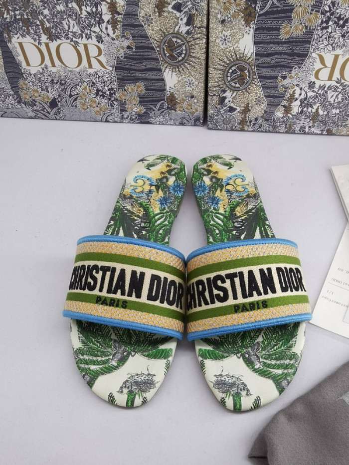 Dio*r sandal17