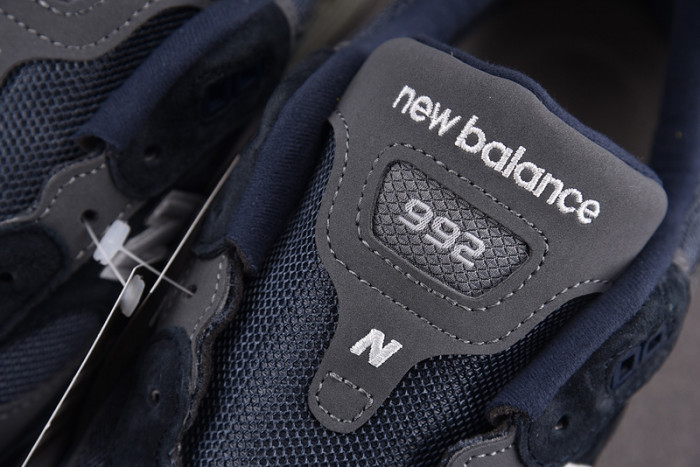 NEW BALANCE 992 NB000036
