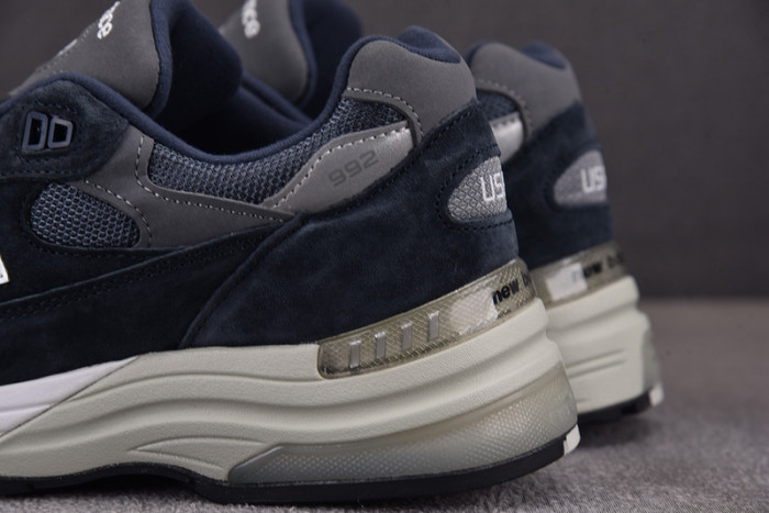 NEW BALANCE 992 NB000036