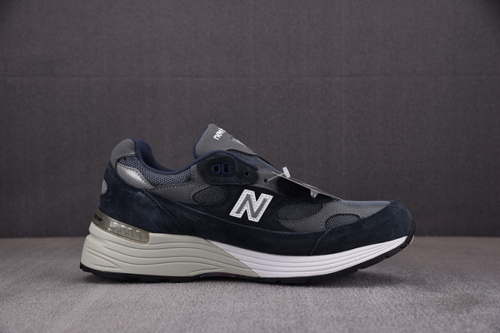 NEW BALANCE 992 NB000036