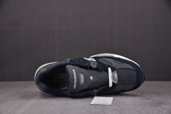 NEW BALANCE 992 NB000036