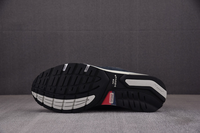NEW BALANCE 992 NB000036