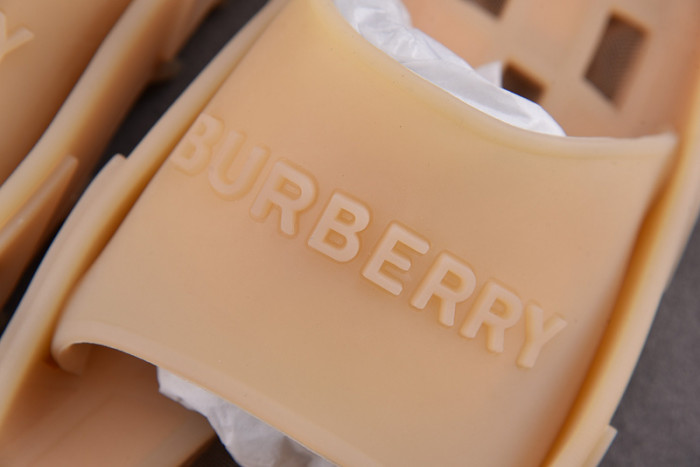 BURBER*Y Sandal8