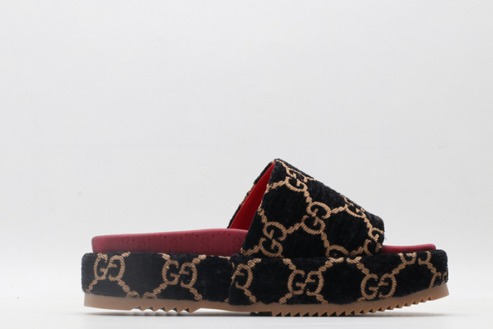 Gucc* Sandal82