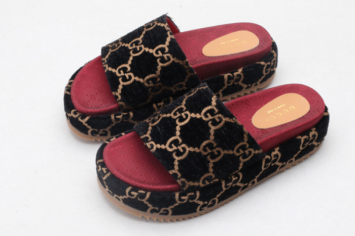 Gucc* Sandal82