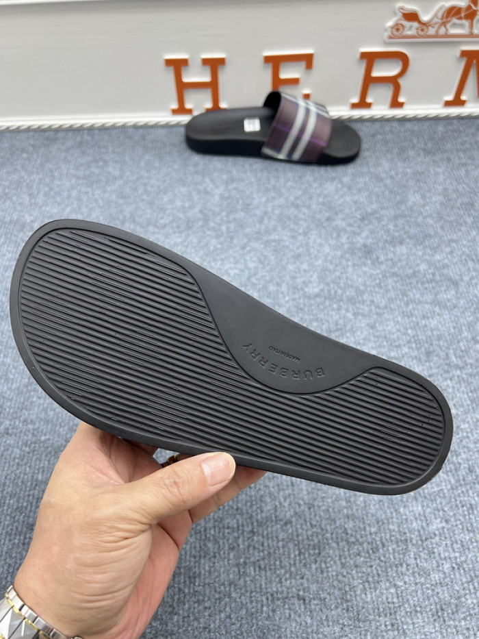 BURBER*Y Sandal3