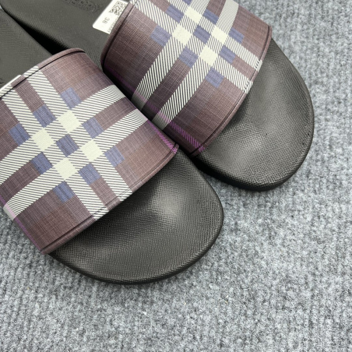 BURBER*Y Sandal3