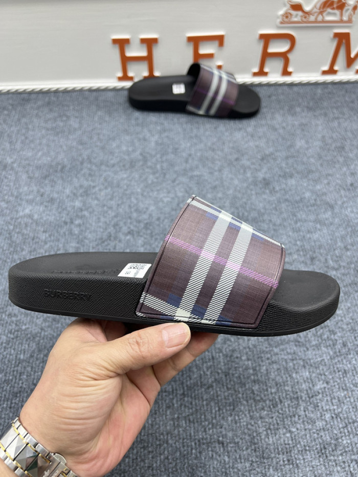 BURBER*Y Sandal3