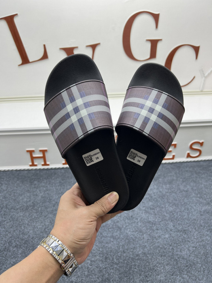 BURBER*Y Sandal3