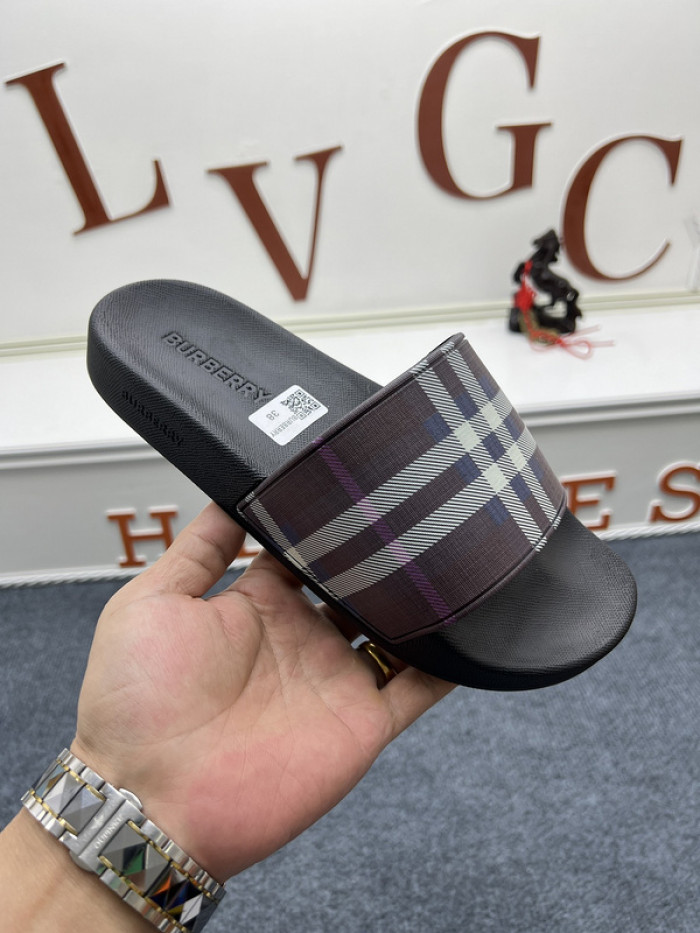 BURBER*Y Sandal3