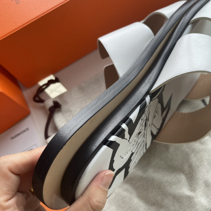 Herme* Sandal70