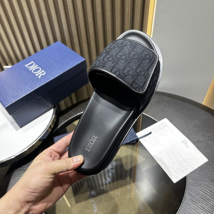 Dio*r sandal 52