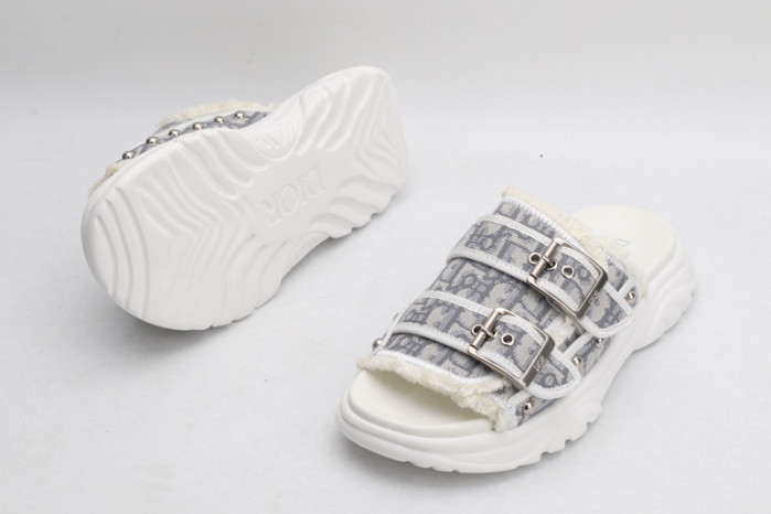 Dio*r sandal11