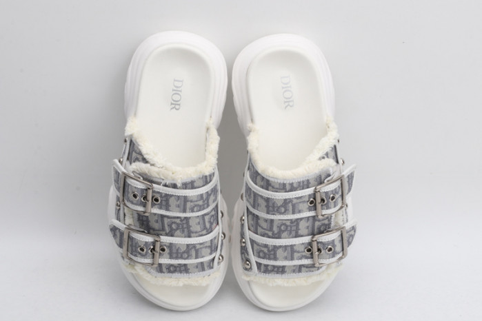 Dio*r sandal11