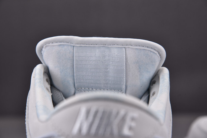 Nike SB Dunk Low White Lobster FD8776-100