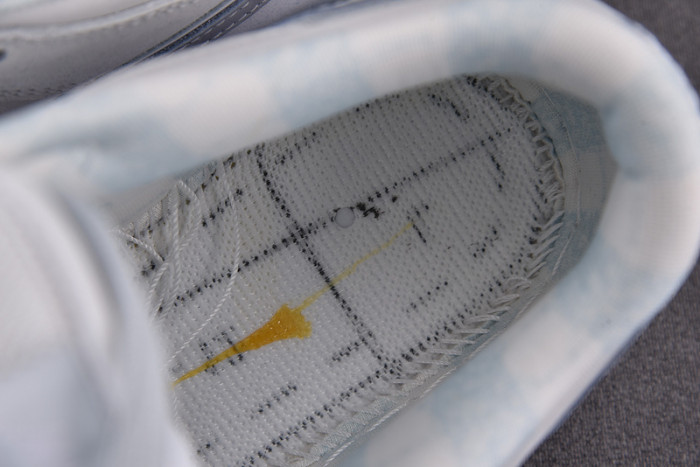 Nike SB Dunk Low White Lobster FD8776-100