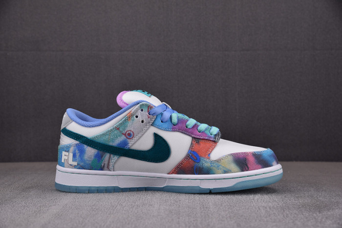 Nike SB Dunk Low Futura Laboratories HF6061-400