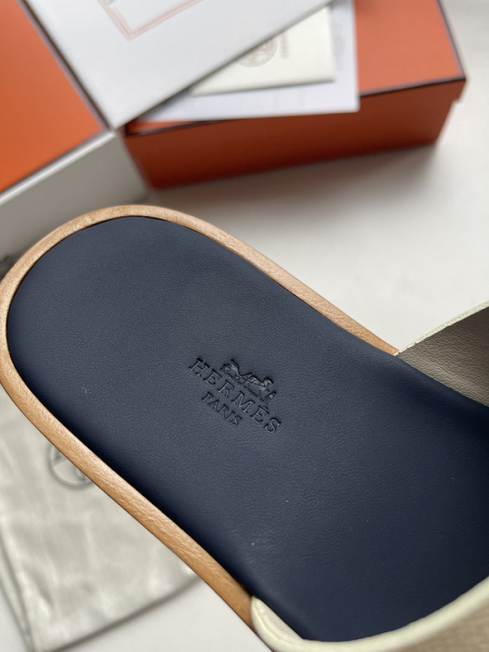 Herme* Sandal79