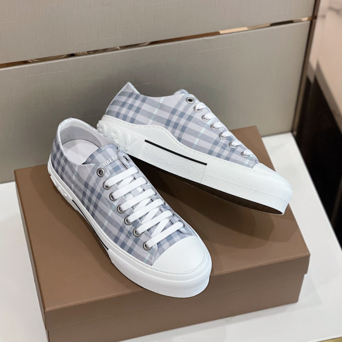 Burber*y sneakers B000015