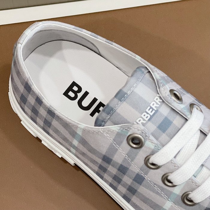 Burber*y sneakers B000015