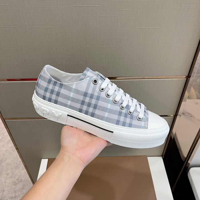 Burber*y sneakers B000015