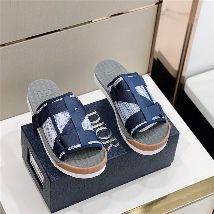 Dio*r sandal23