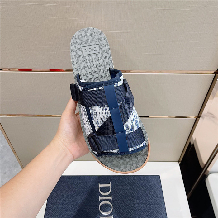 Dio*r sandal23