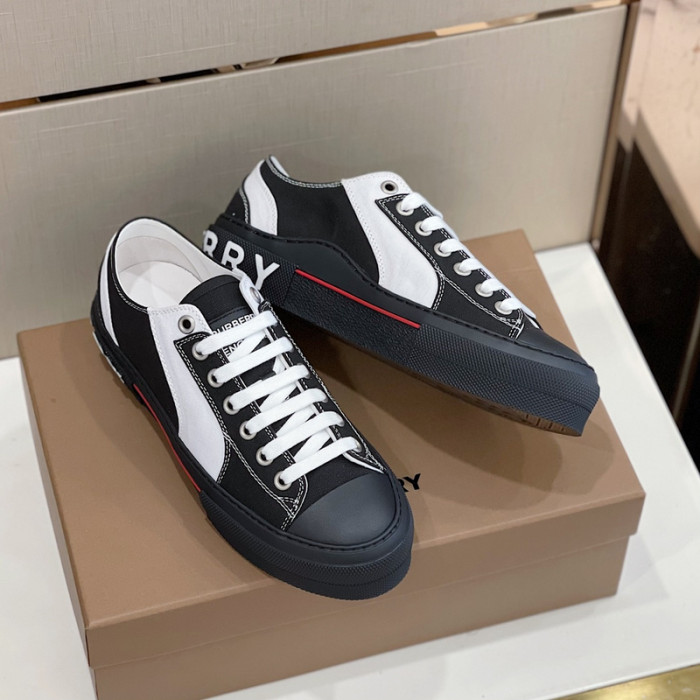 Burber*y sneakers B000016