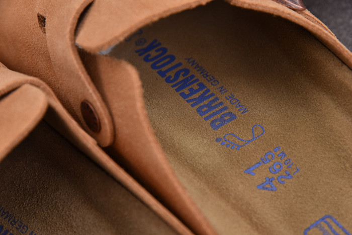 BIRKENSTOCK SANDALS 9