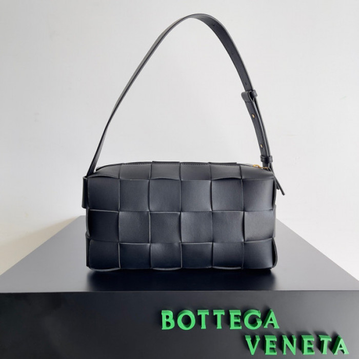 BV BAG18