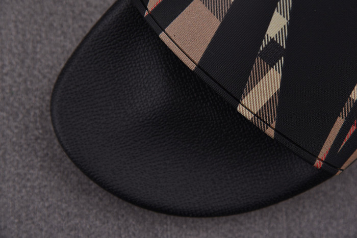 BURBER*Y Sandal9