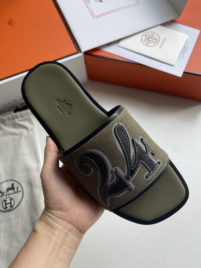 Herme* Sandal72