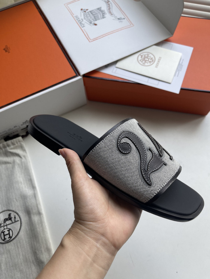 Herme* Sandal71