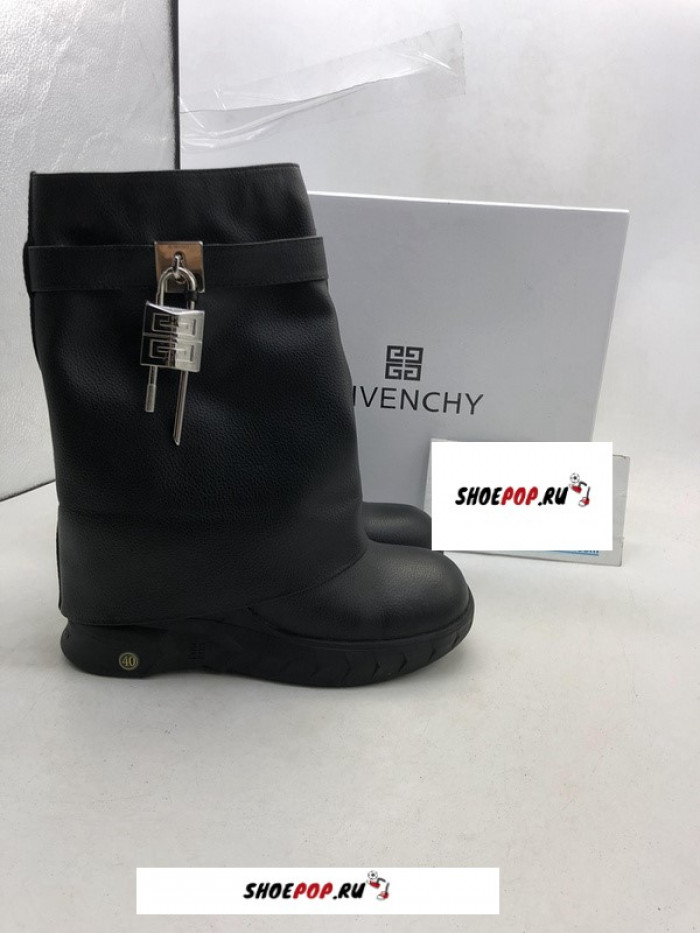 GIVENCHY Shark Lock boots GC000001