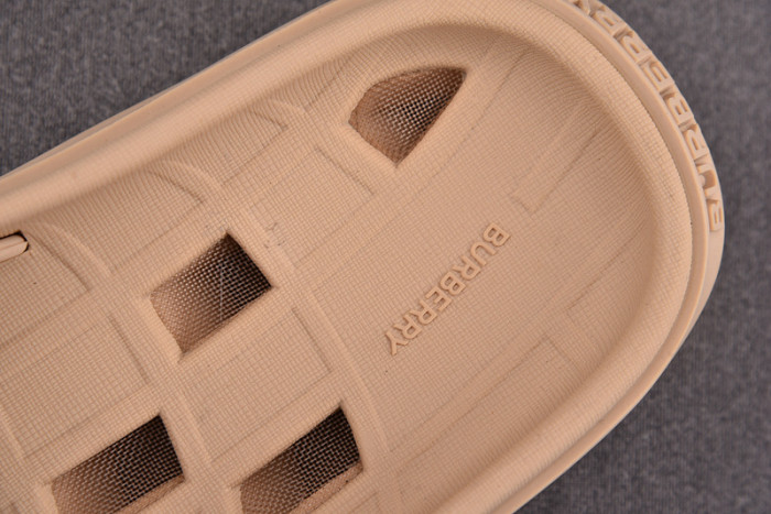 BURBER*Y Sandal6