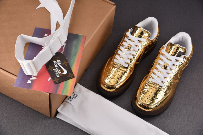 NIKE LOW AIR FORCE 1 X gold