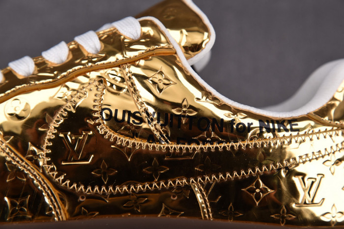 NIKE LOW AIR FORCE 1 X gold