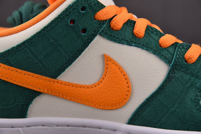 Dunk Low Pro SB 