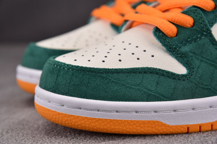 Dunk Low Pro SB 