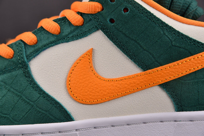Dunk Low Pro SB 