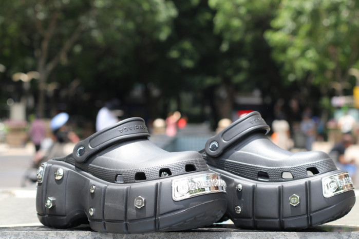 Balenciag* Sandal 26