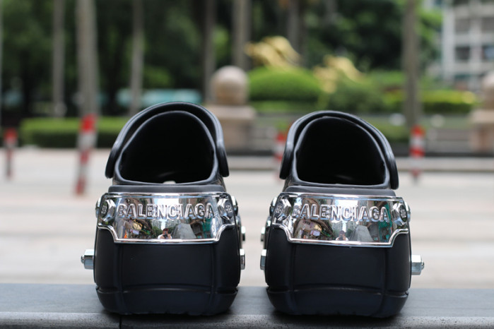 Balenciag* Sandal 26