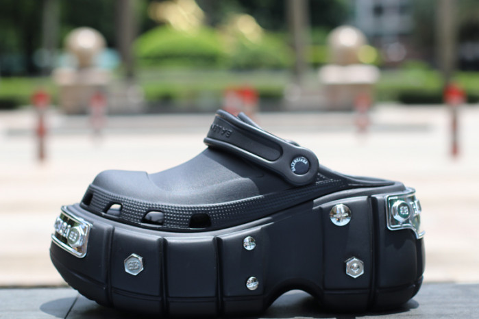 Balenciag* Sandal 26