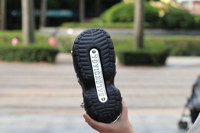 Balenciag* Sandal 26