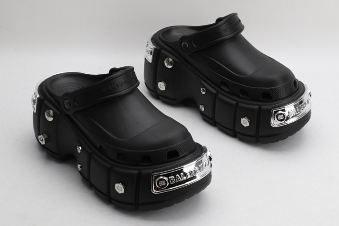 Balenciag* Sandal 26