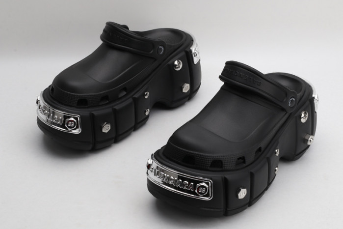 Balenciag* Sandal 26