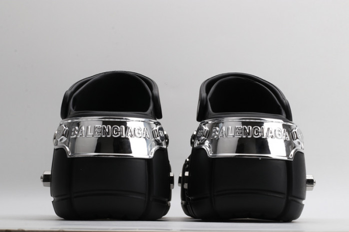 Balenciag* Sandal 26