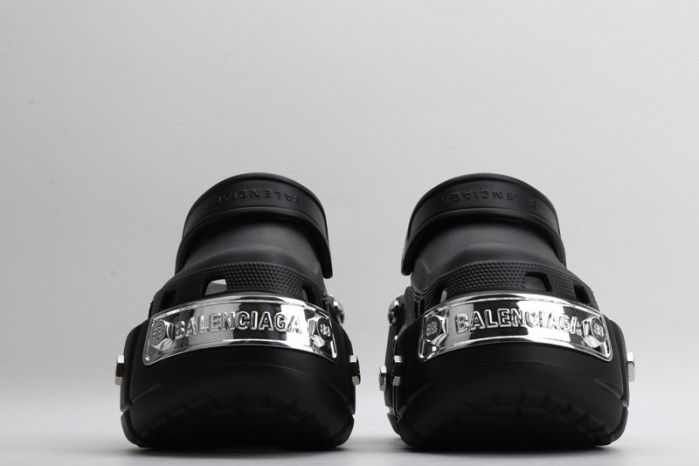 Balenciag* Sandal 26