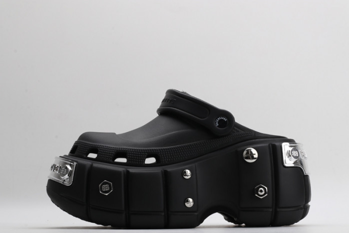 Balenciag* Sandal 26